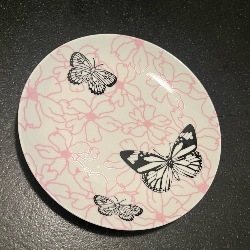 M Studios Butterfly bone china plate with plate hanger 8” salad/Dessert
